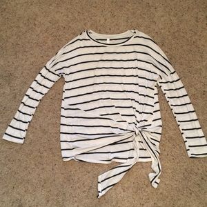 Cute tie up long sleeve shirt